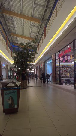 Waasland Shopping Center
